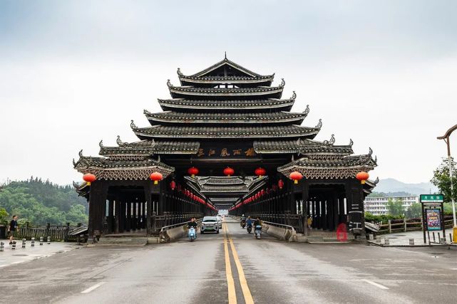 众多风雨桥之中,位于广西柳州市三江侗族自治县的三江风雨桥,堪称世界