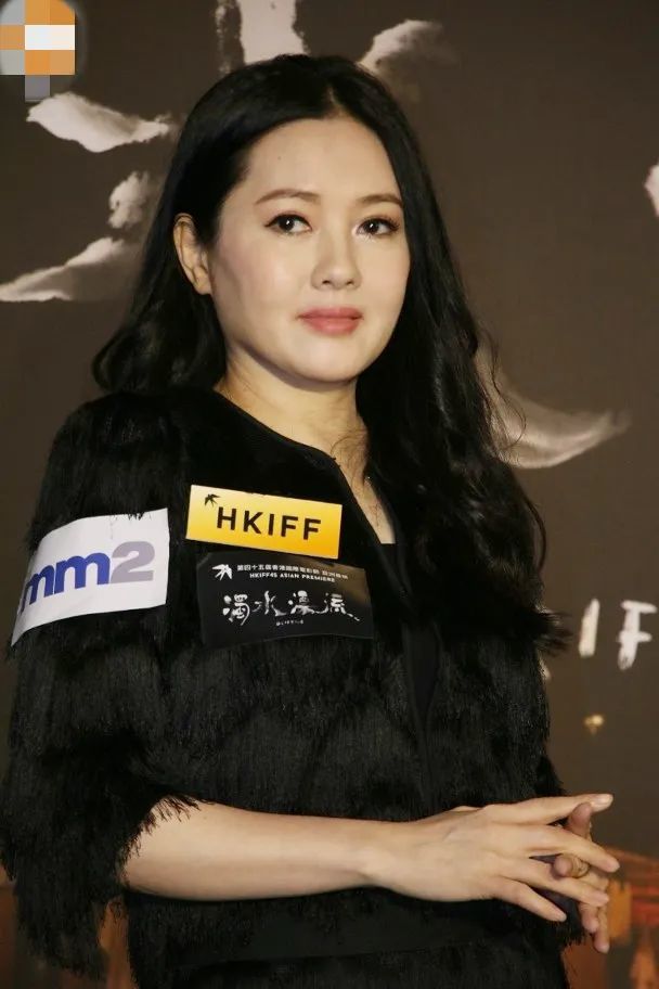 一年内痛失双亲55岁李丽珍家逢巨变失踪疗伤