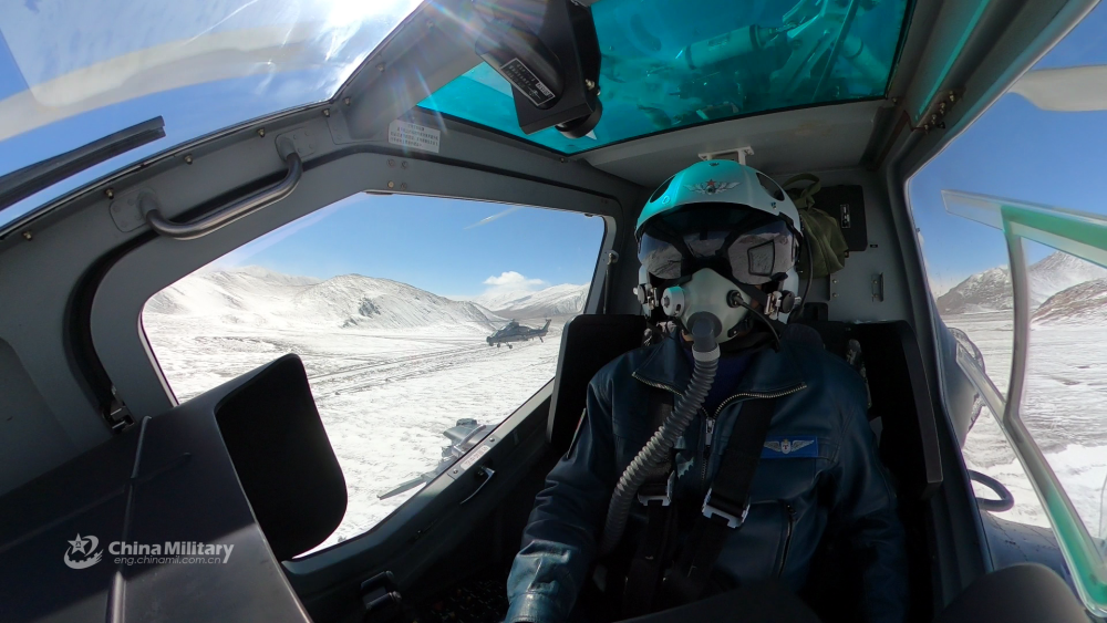 战时又难以从战略,战役纵深快速调集地面作战力量,而此时直升机则可以