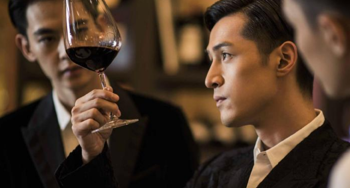 喝酒别找黄渤,聚会别找胡歌,综艺别请赵丽颖,这都是什么梗?