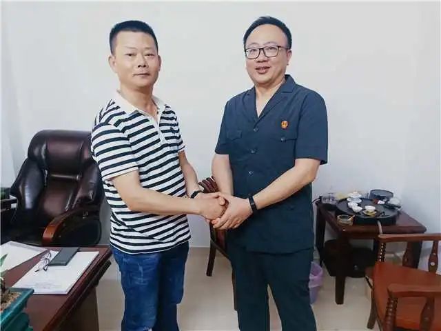 走访中,市人大代表董加兰,蔡祖伟同志对法院政法队伍