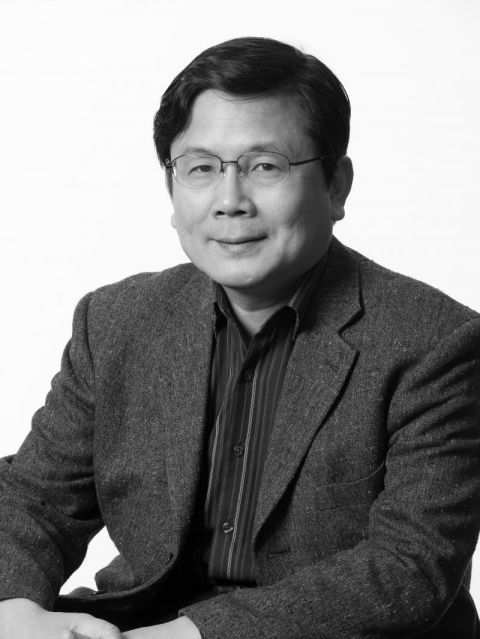 诗人汪国真逝世六年后儿子汪黄任出新书讲述父子间的城池