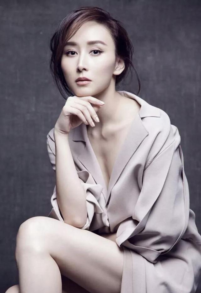 阔太胡静身材确实有料43岁的身体23岁身材是怎么做到的