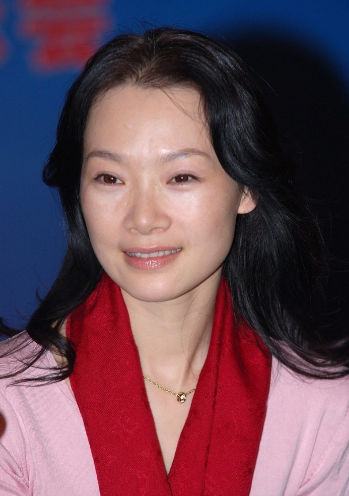 吕薇气质也太好了素颜只涂唇蜜好清纯纯色穿搭也挡不住优雅