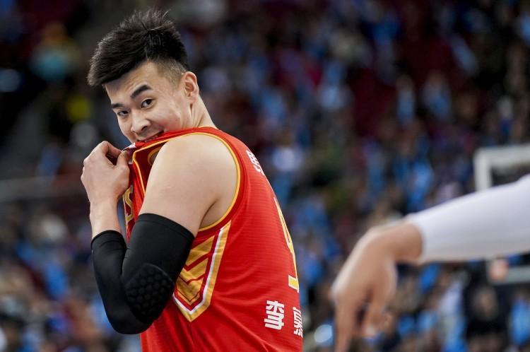 cba 由郭昊文参加选秀引发的深思，未来国内年轻球员是否应该鼓起勇气