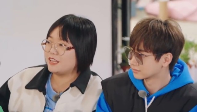 辣目洋子男友力爆棚主动骑车载郭麒麟吃醋李雪琴转身就走