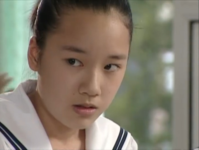 《蓝色生死恋》芯爱的"无情",是因养母穷养?她明明像极了生父