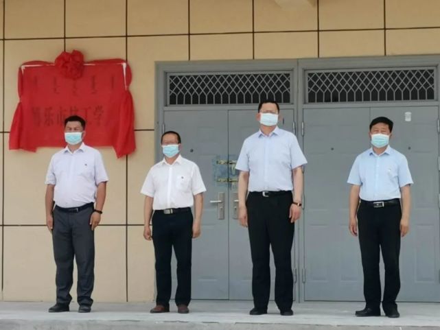 博州党委常委,组织部部长李荣年,自治州人社局党组副书记,局长朱晓明