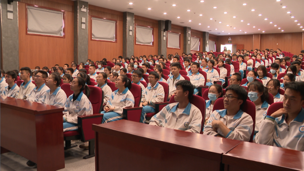 金昌市第一中学高三学生开展多种减压活动迎高考