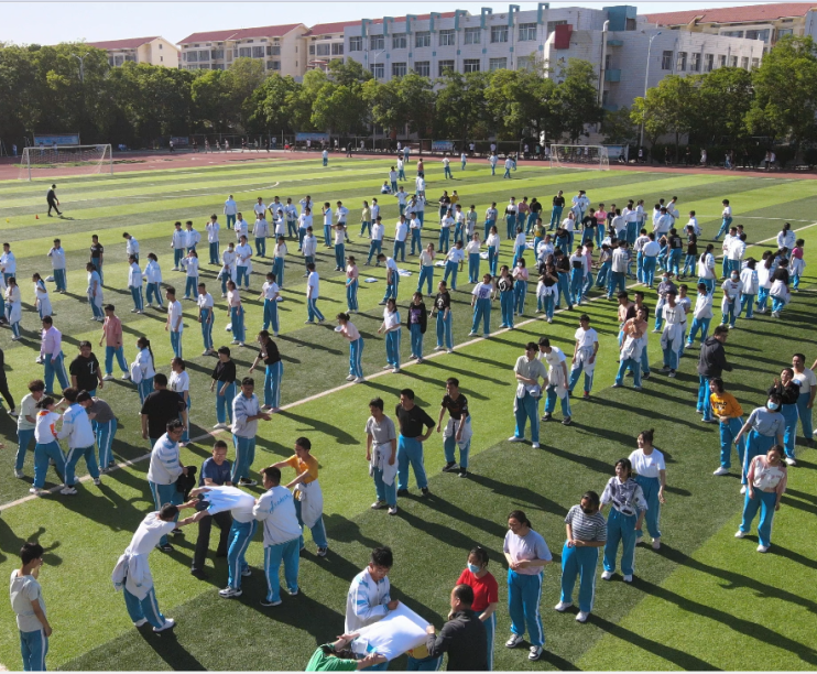 金昌市第一中学高三学生开展多种减压活动迎高考