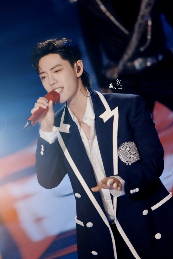 肖战沸腾之夜全开麦真唱!