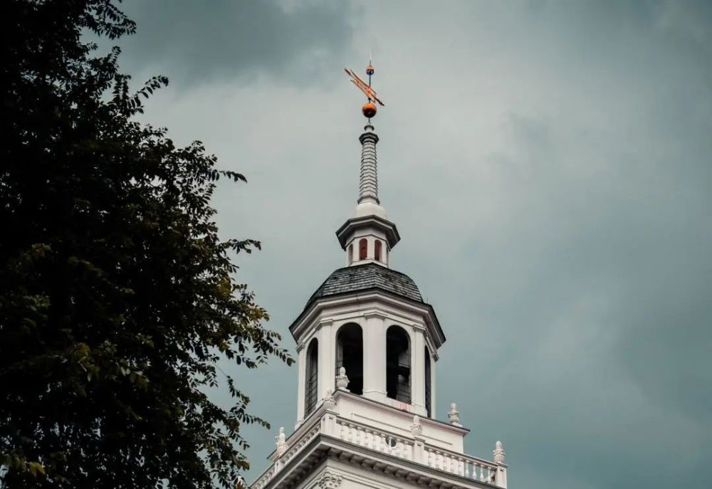 走进象牙塔赴美国圆一场文学梦