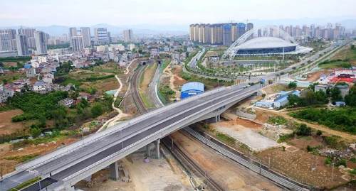 长春路也是继董家沟路,长岭南路后第三条可以直达十四运分会场安康