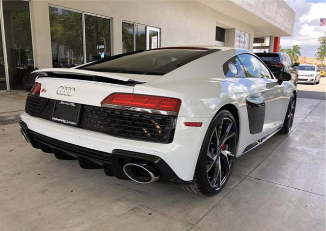 全新奥迪r8双门跑车海外实拍