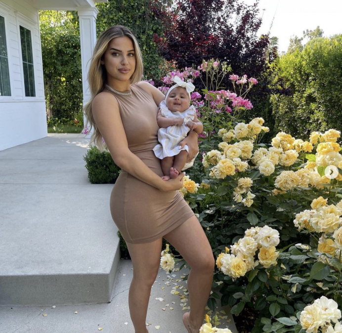 除了帕特森之外,快船前锋巴图姆今年也有孩子出生.