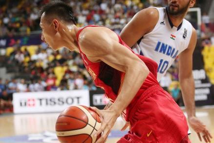  易建联凭什么能在NBA被第六顺位选中？看完就明白了，天赋超强