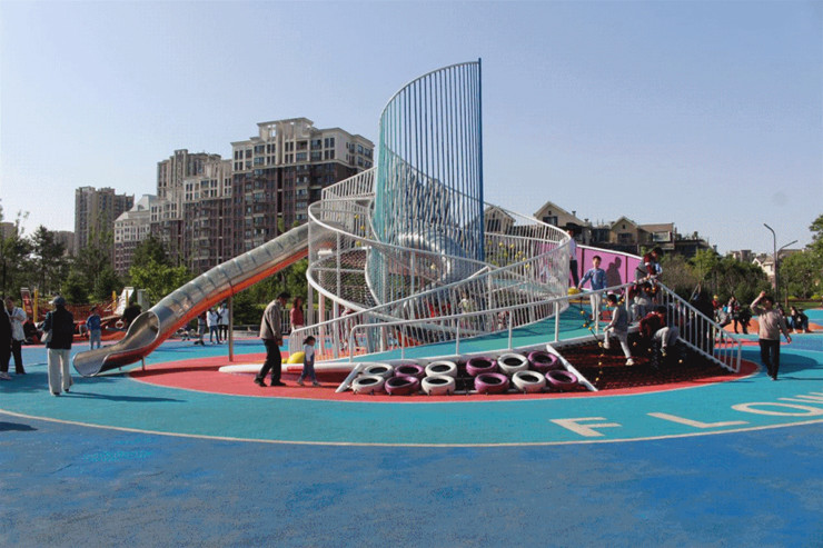 在曲江绿地公园兜住简单的幸福