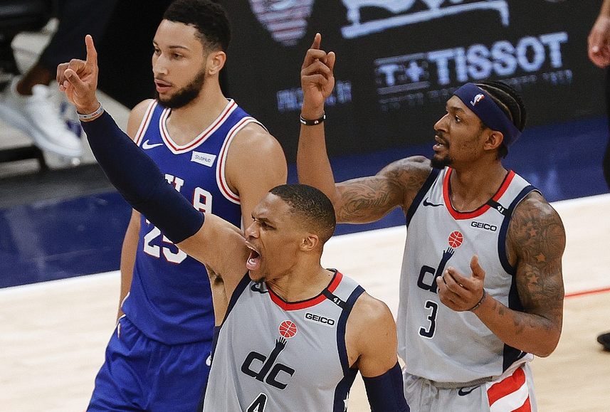 威少 威少19＋21＋14打疯！3-1，恩比德伤退，NBA神剧本来了