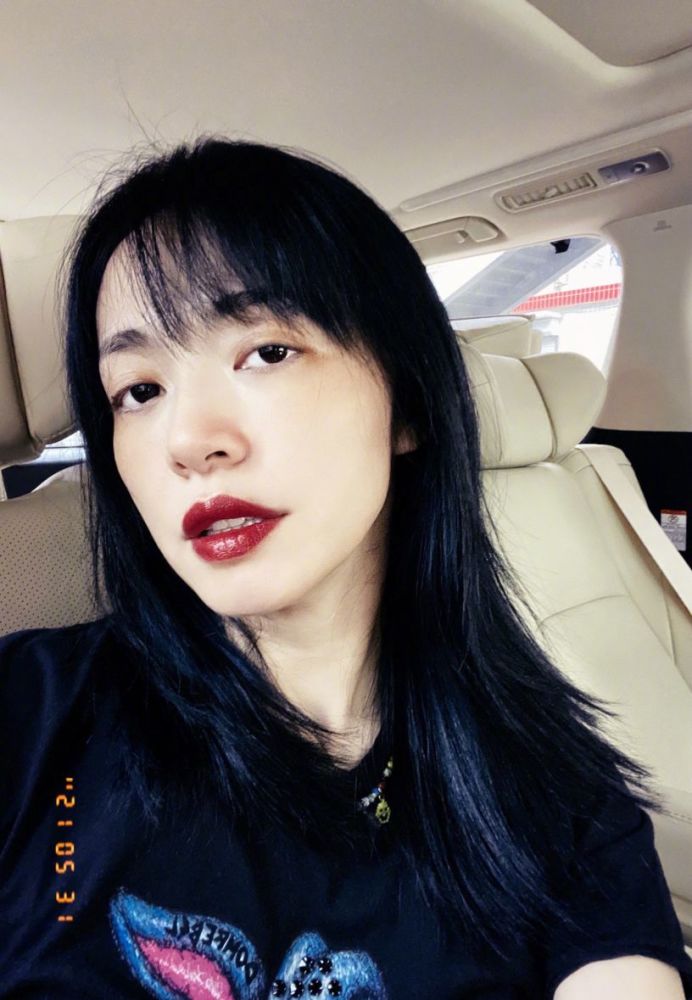 41岁姚晨晒新发型照片,清新自然素颜出镜,秒变美少女