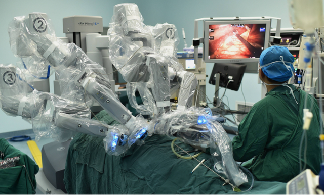 天智航手术机器人图片