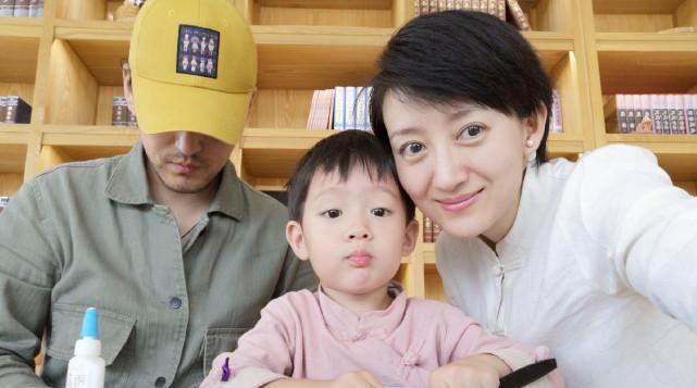 何炅当年撮合吴静一和陈翰宾,没想到环球旅行回来之后,陈翰宾却出轨了