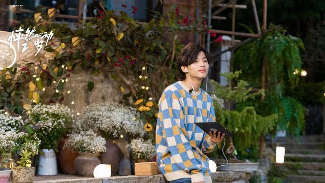 《怦然心动20岁》菲儿性格讨喜人气高,王正卓反差大,节目外更帅_腾讯