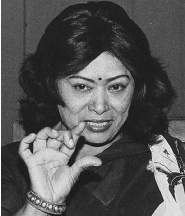 首先先来了解下沙昆塔拉,沙昆塔拉出生在1929年11月4日于印度的一个