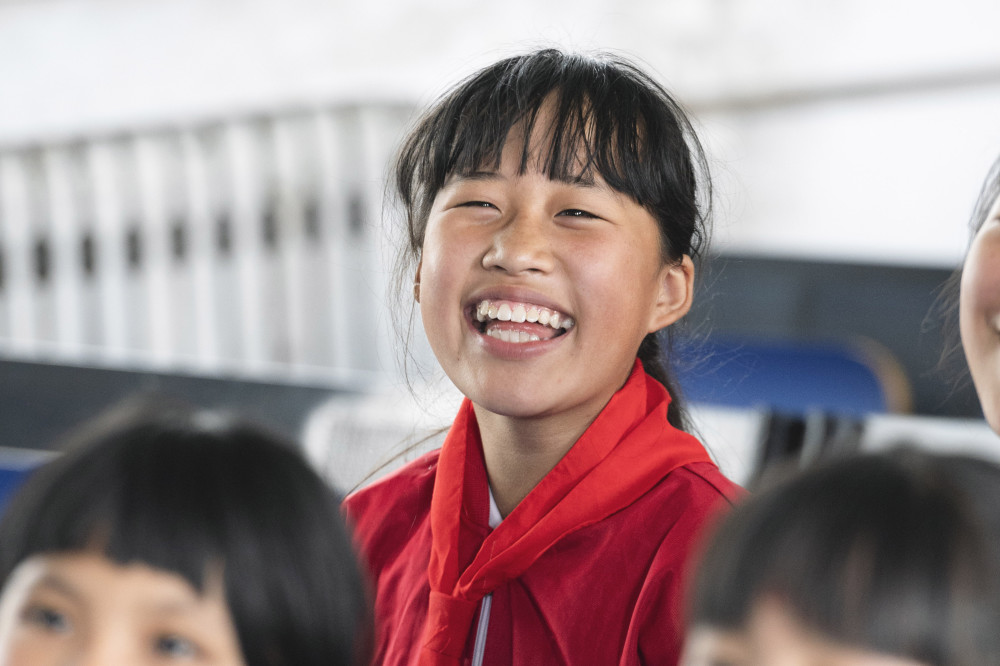 听村里的孩儿唱歌听得心都要化了