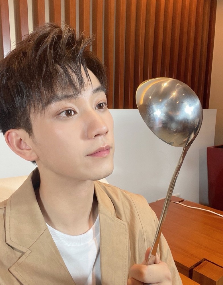 王子奇王楚然恋情曝光2人牵手过分甜蜜小仵作cp粉却已心碎