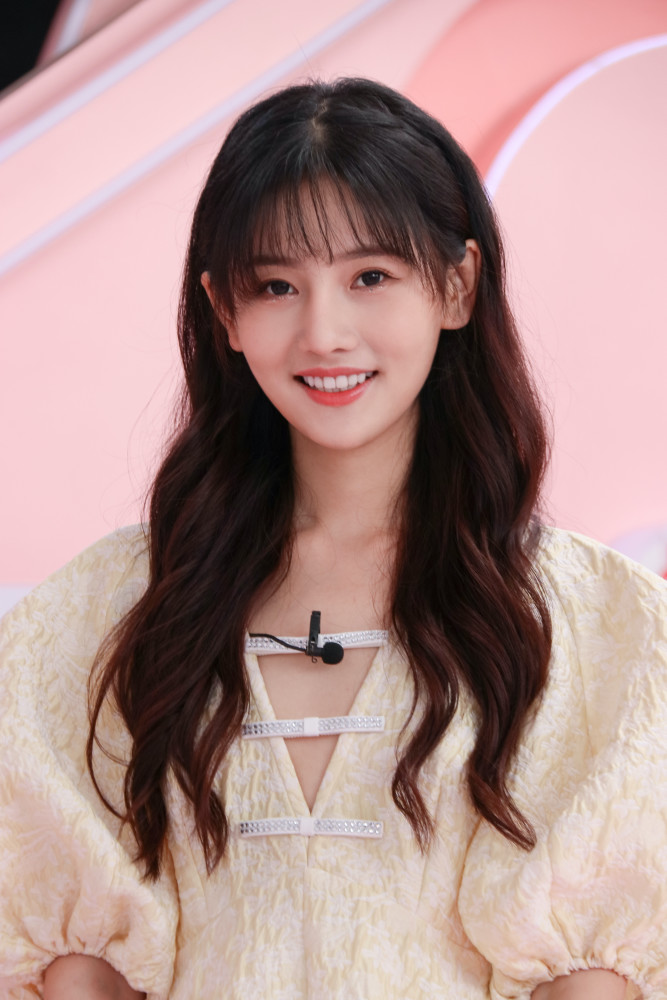 《星我改造团》韩昕妤为素人做造型 上演最萌抢夺战