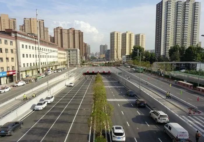 今晚8时西安经九路陇海铁路立交主隧道通车