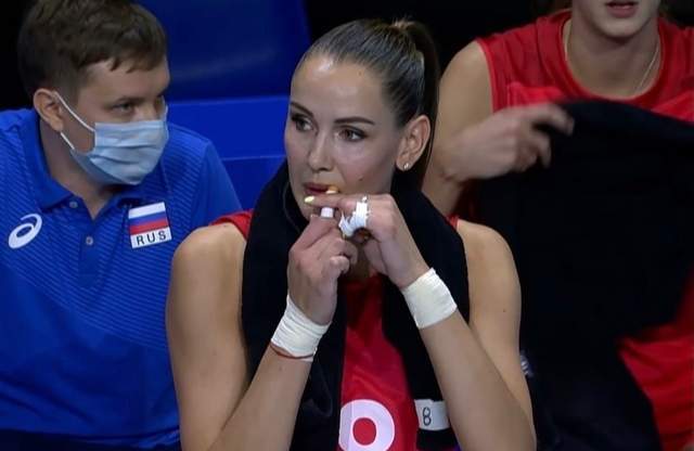 暂停也不忘补妆冈察洛娃开始打养生球俄罗斯女排迎来接班人