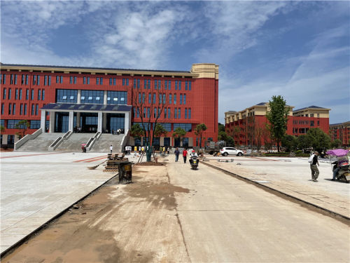 桃源县职业中等专业学校顺利搬迁新校区