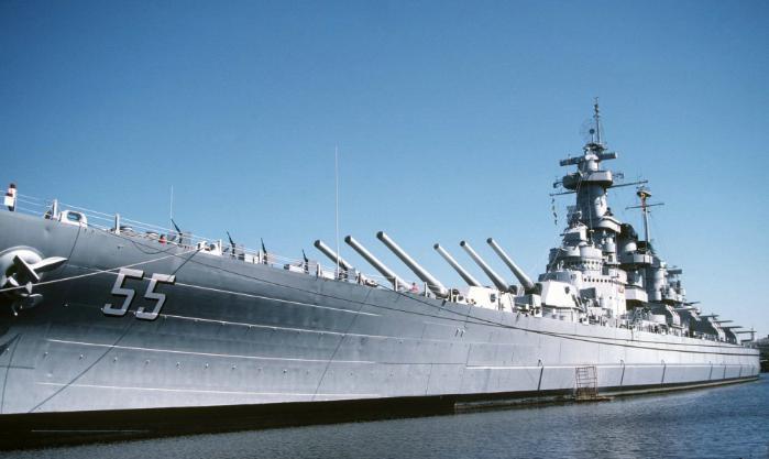 世界名舰巨舰大炮主义的巅峰美国海军衣阿华号战列舰
