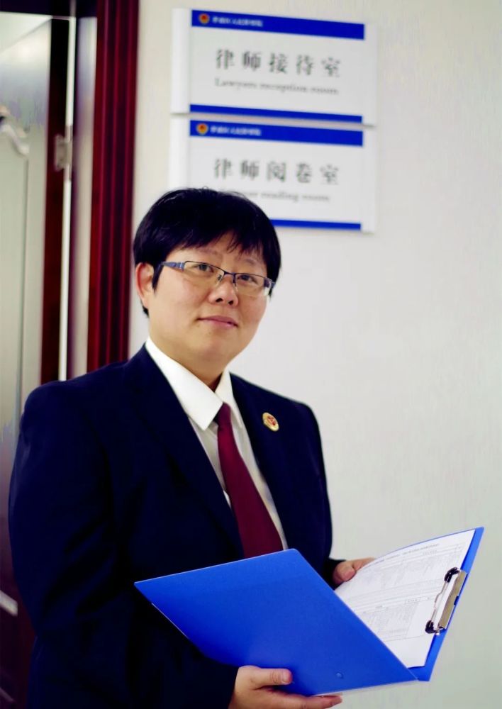 戴琳霞,女,42岁,中共党员,现任孝感市孝南区人民检察院第二检察部副
