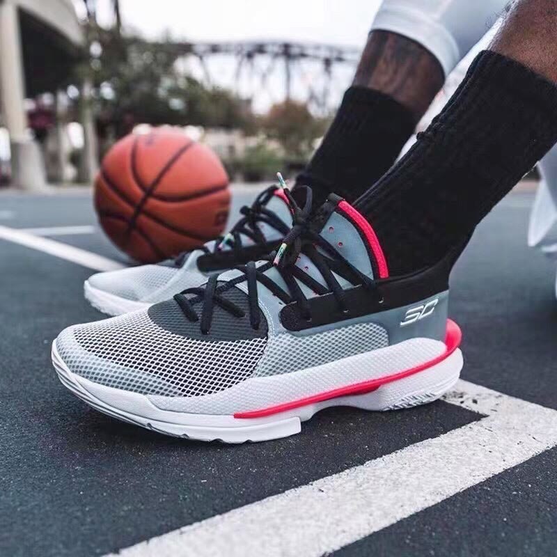 300妥妥入手的实战神鞋!透气耐磨双一流