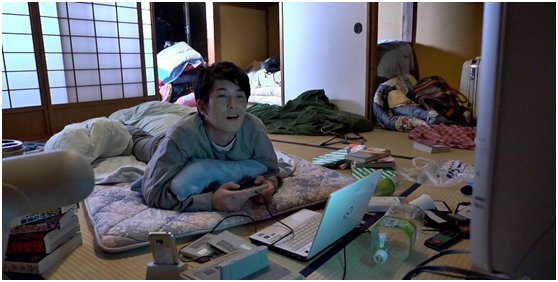 韩国31岁失业男子住父母家啃老9年,称从没想过要搬走独自生活