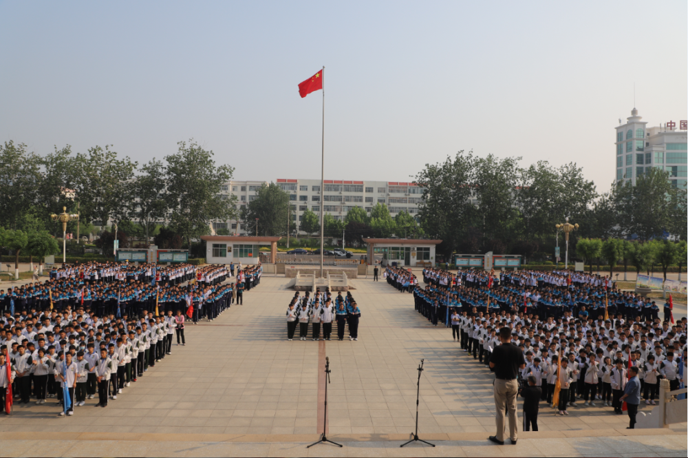博兴县实验中学举行毕业班专场升旗仪式