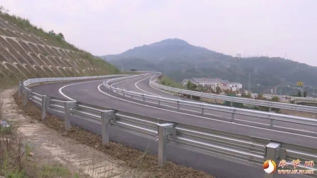 奉溪高速寂静互通段位于奉节县康乐镇境内,地处梅溪河上游,是整个奉溪