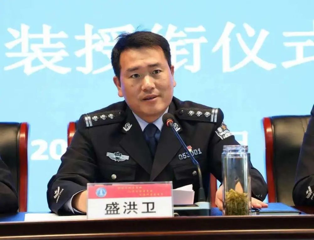 近日,在浙江省湖州市长兴县公安局警营文化礼堂,一曲嘹亮的《中国人民