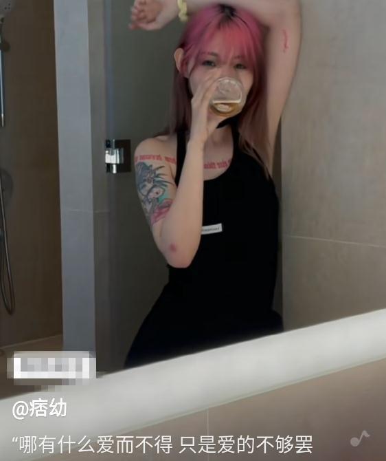 痞幼猴哥"恋情"再现反转?女方15字动态引热议,网友:新剧本!