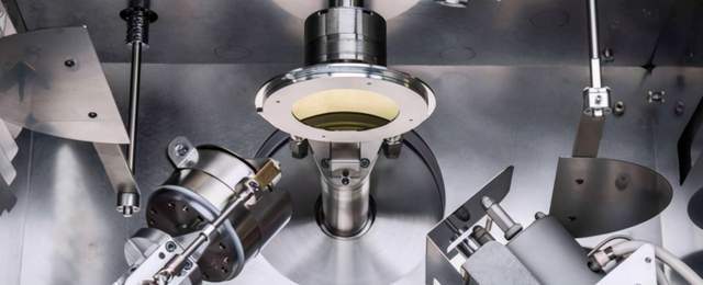 中国攻克核心难题打破蒸镀机西方垄断突破量产