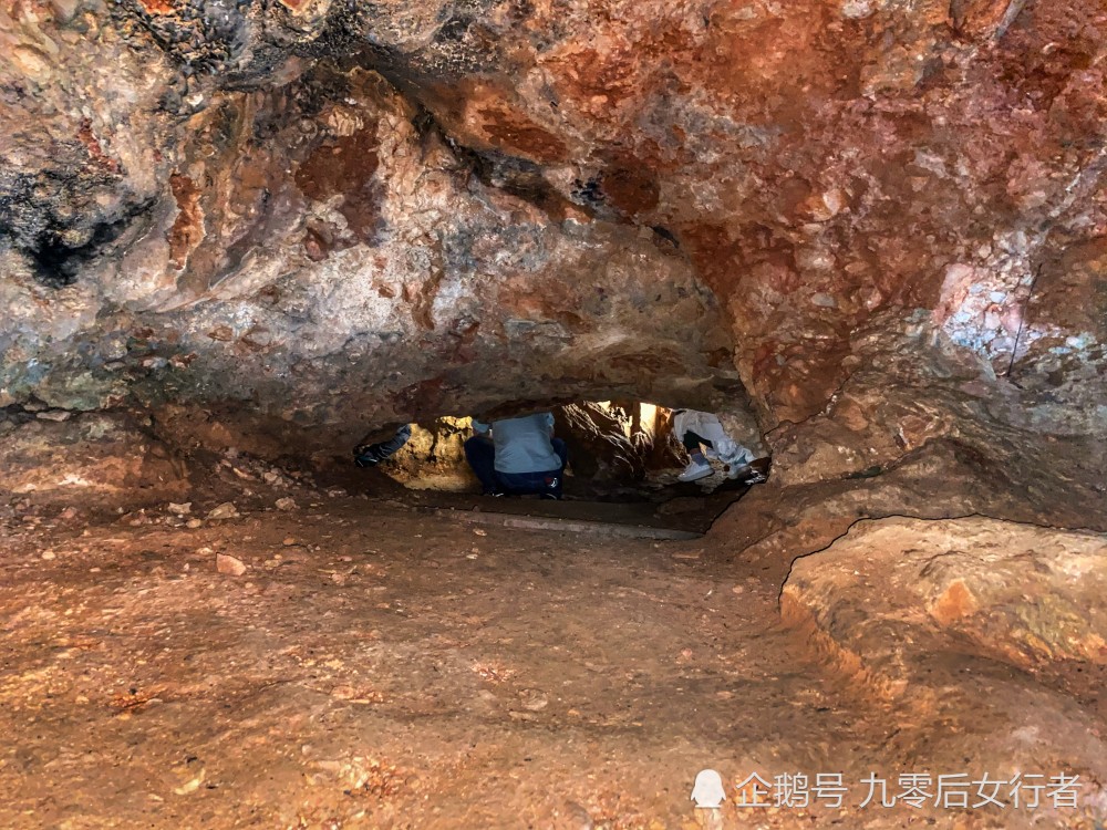 访鹤鸣山天谷洞,位于深山悬崖上深不可测,曾是历代高道修炼之地