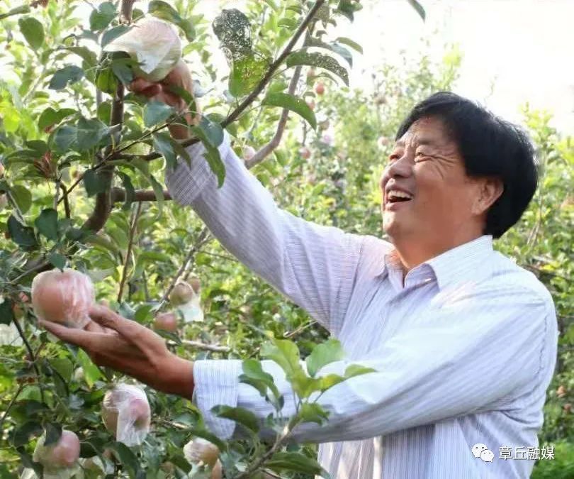 当代愚公 不服老 他把荒山变成 花果山 腾讯新闻