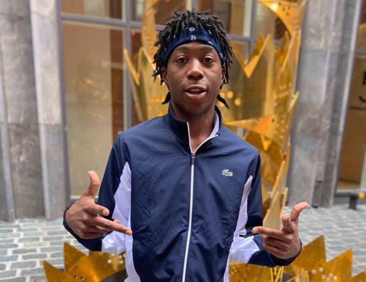 20岁美国歌手因女友变心而自杀,其律师透露:死得很悲惨