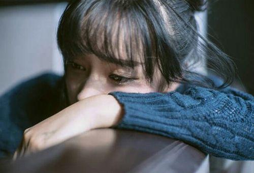 累了就想哭的说说痛到心碎令人泪崩