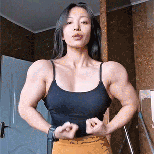 38岁小学语文老师靠健身成功减肥70斤,练出一身健美肌肉,网友:这哪