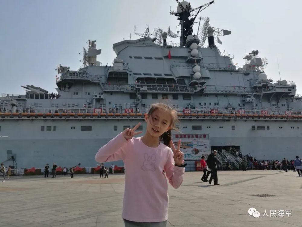 小小海娃眼里的海军有很多很多的模样