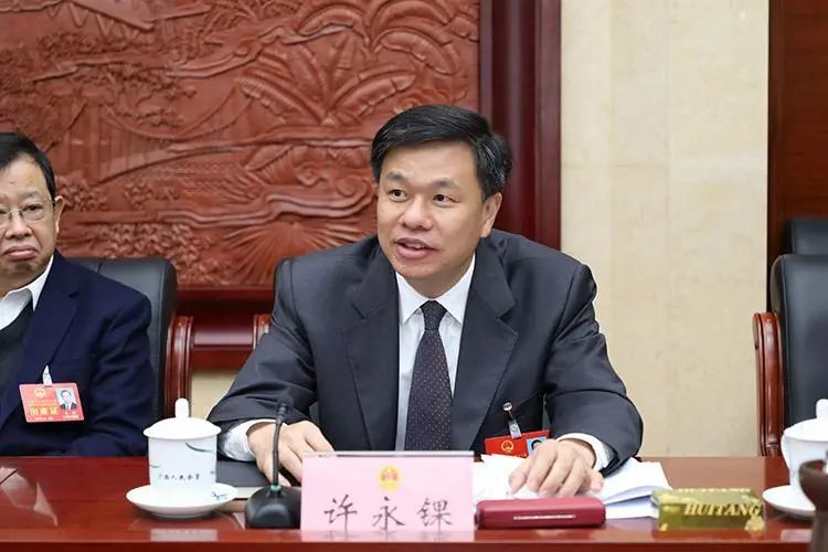 广西钦州市委书记潮州人许永锞北大物理系毕业