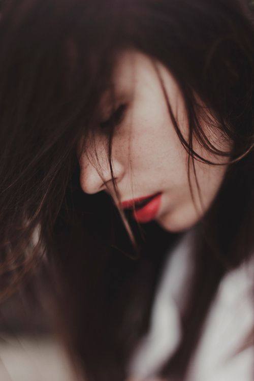 对爱情心灰意冷的说说,句句让人痛哭流涕,哪句最戳痛你的心?